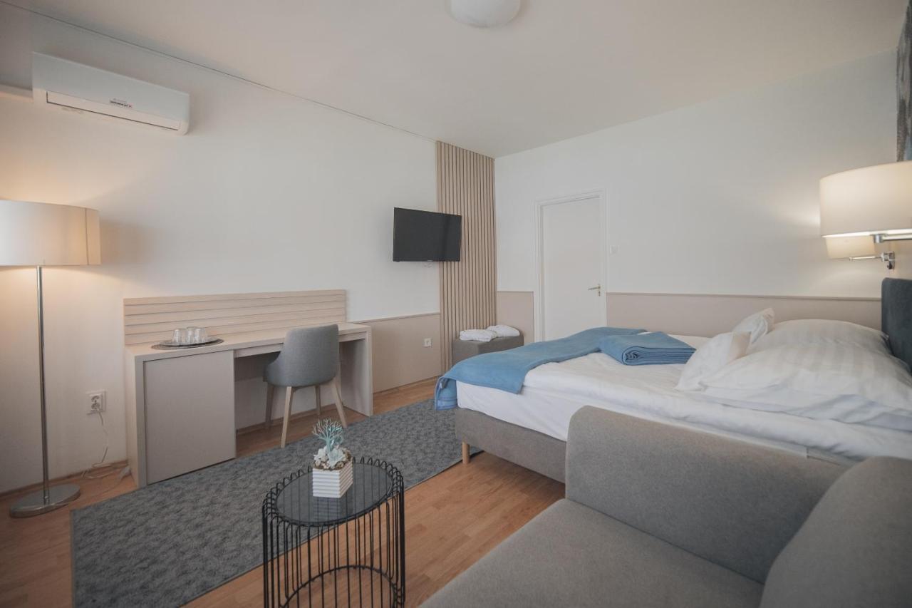 Hoforras Hotel Gyula Exteriér fotografie