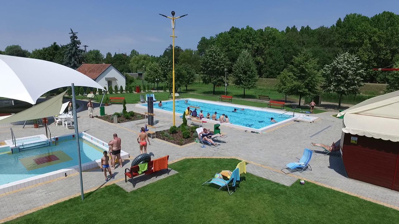 Hoforras Hotel Gyula Exteriér fotografie