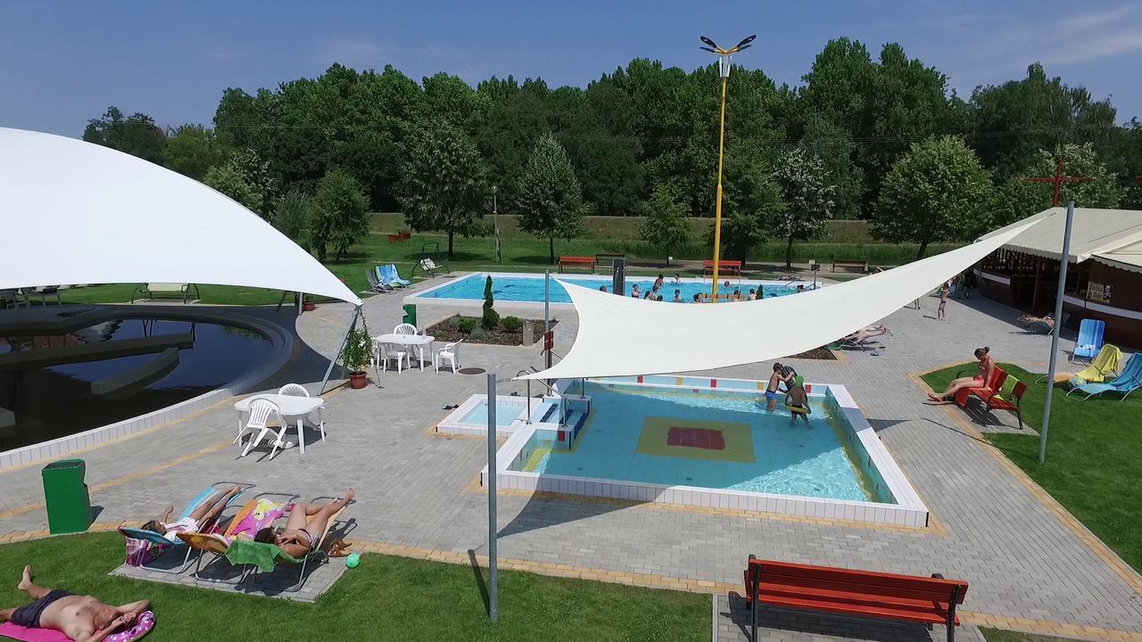Hoforras Hotel Gyula Exteriér fotografie